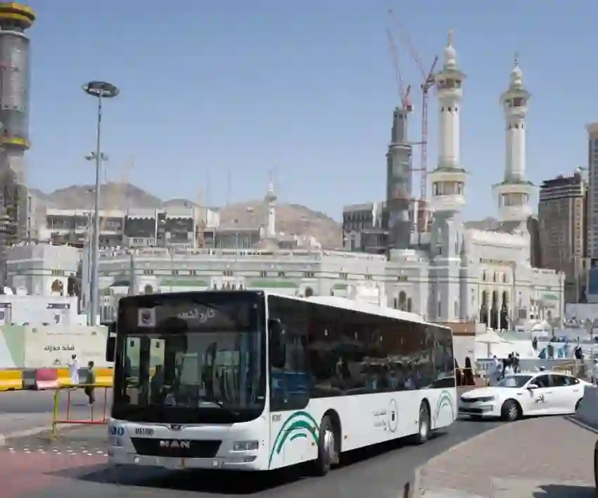 حافلات مكة تعلن أسعار التذاكر الجديدة مع بداية وصول الحجاج في موسم 1446 