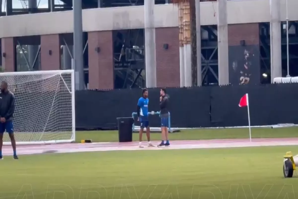 البليهي يطيح بنجم الهلال الشاب ويقصيه بالضربة القاضية عن تشكيلة الفريق