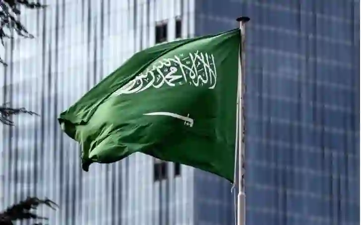 قرارات عاجلة تقضي بوقف إصدار تأشيرات العمل والسياحة لمواطني 14 دولة 