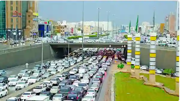 تغيير مسارات طريق الملك فهد ليكون في اتجاه واحد فقط