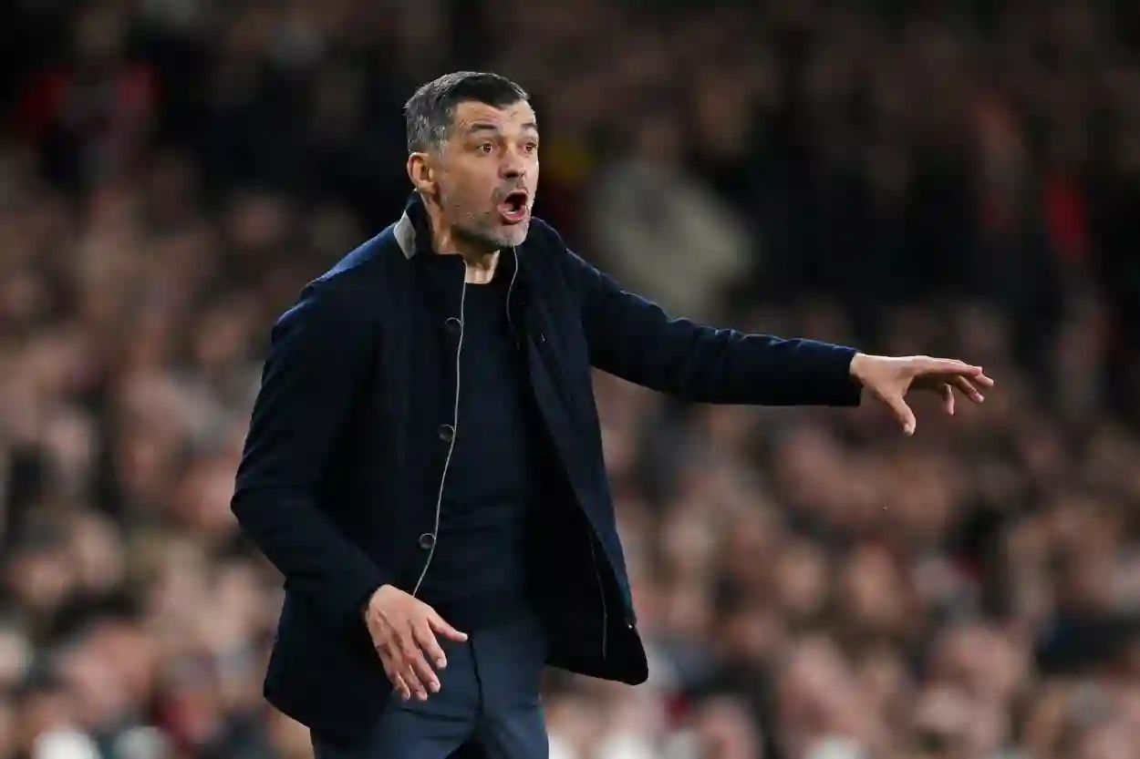 الهلال يتلقى رد نهائي من مدرب عالمي شهير 