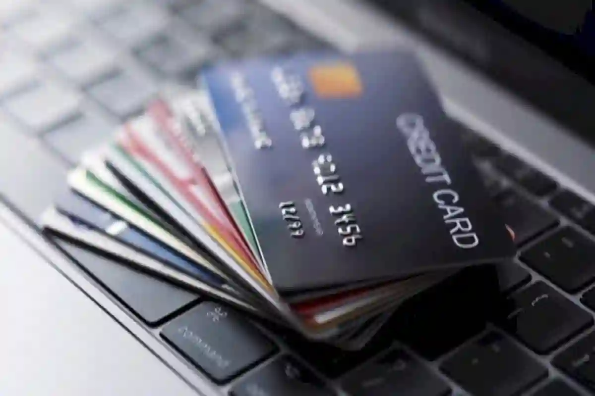 قائمة التعديلات الجديدة التي أقرها البنك المركزي السعودي على قواعد استخدام بطاقات الائتمان