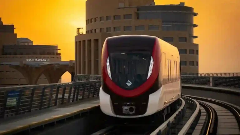 قطار الرياض يعلن عن بدء تطبيق مخالفة جديدة على مستخدمي جميع المسارات