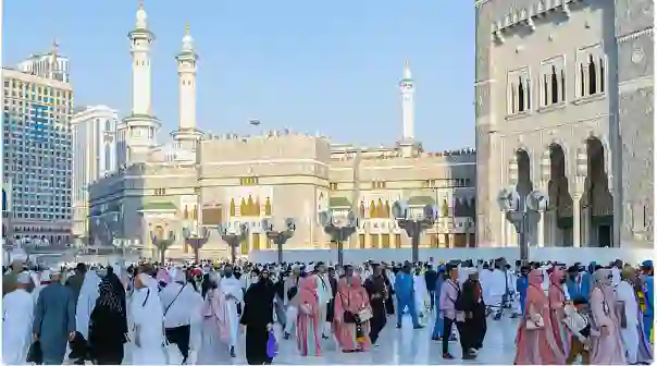 السعودية تعلن رسمياً فتح باب العمرة بشكل مجاني تماماً لأبناء هذه الجنسيات العربية 