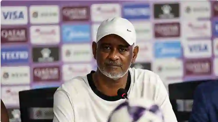 مدرب الاتحاد الجديد يوجه كلمات قوية للمدرب السابق بلان وجهازه الفني 